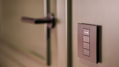 Ką dažniausiai pamirštame valydami namus: 9 zonos, kuriose slapstosi dulkės ir bakterijos