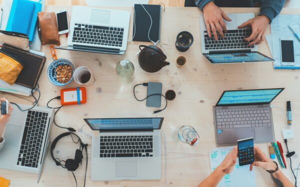 Kaip atšaukti nereikalingas skaitmenines prenumeratas: žingsniai „Google“, „Apple“ ir banko programose