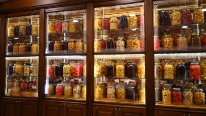 Kaip iš naujo pažinti konservuotus produktus: greiti ir taupūs vakarienės sprendimai iš spintelės
