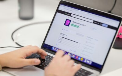 Kaip saugiai naudoti pokalbių robotus: nuo jautrių duomenų iki patikimų DI įrankių pasirinkimo