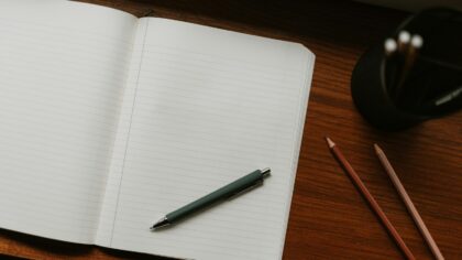 Kaip susitvarkyti su „smulkiais reikalais“ dienoje: aiški sistema, kad nieko nepamirštumėte ir neperdegtumėte
