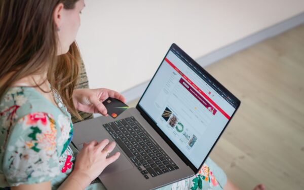 Kaip valdyti pirkinius internetu: praktinis vadovas, padedantis neišleisti daugiau, nei planavote