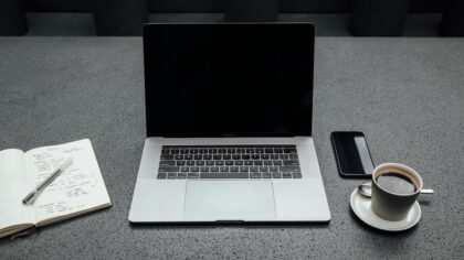 Paprasti pinigų sprendimai studentams: kaip tvarkytis su stipendija, darbu ir pirmomis rimtomis išlaidomis