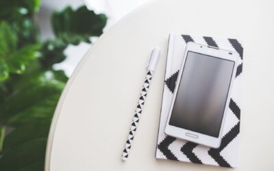 Skaitmeninis minimalizmas kasdienai: kaip atsikratyti technologinio pertekliaus ir atgauti ramybę