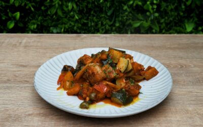 Greitai paruošiami troškiniai viename puode: kaip iš tų pačių ingredientų gauti kelių dienų pietus