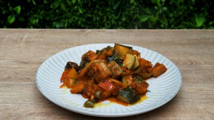 Greitai paruošiami troškiniai viename puode: kaip iš tų pačių ingredientų gauti kelių dienų pietus