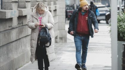 Kasdienis ėjimas pėsčiomis: kiek žingsnių iš tikrųjų reikia ir kaip judėti daugiau nekeičiant darbo ar miesto