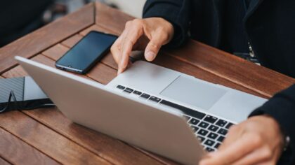 Paprastos debesijos paslaugos ne IT žmonėms: kaip kasdien naudoti „Google Drive“, „OneDrive“ ir „Dropbox“