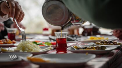 Sekmadienio pusryčių tradicija be streso: paprasti ritualai, kurie suartina šeimą ir draugus