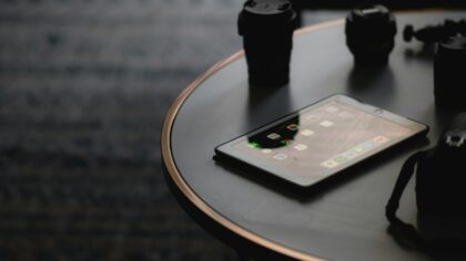 Telefono saugumo pagrindai visai šeimai: kaip apsaugoti savo duomenis neperkraunant galvos techninėmis detalėmis